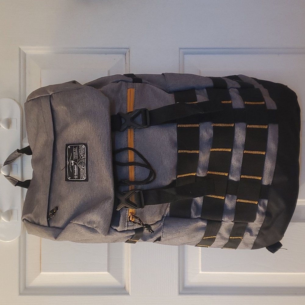 Outdoor USA Products CORONA 31 Liters Day Pack Backpack Gray/Black